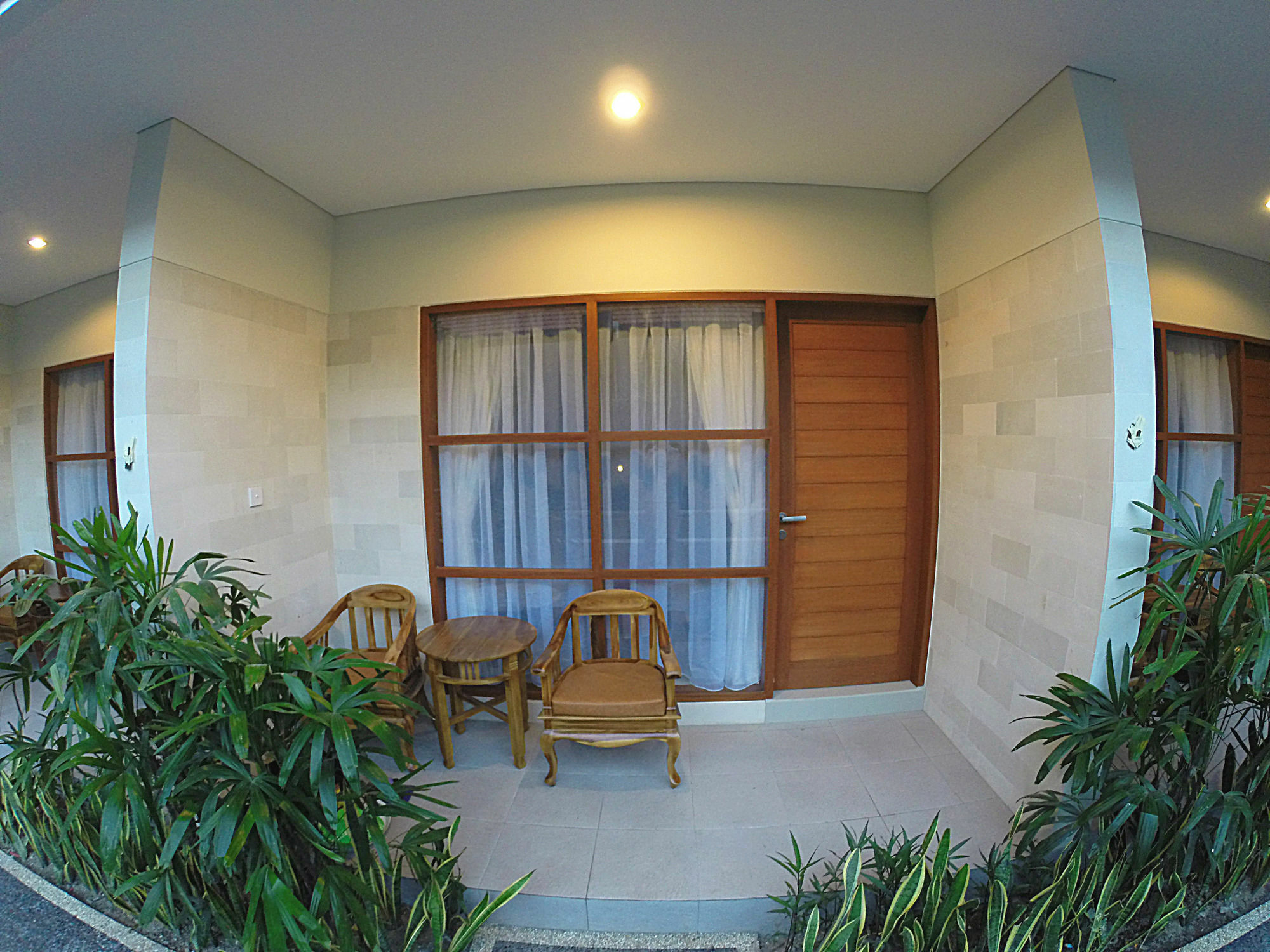 Asoka & Privatunterkunft